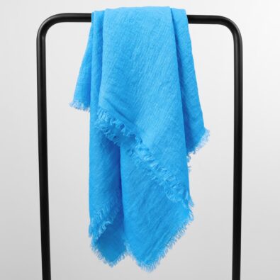 LOLITA niebieska chusta w prążki.