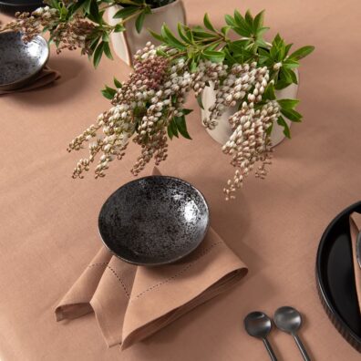 Luna jasna brązowa serwetka i obrus z kolekcji