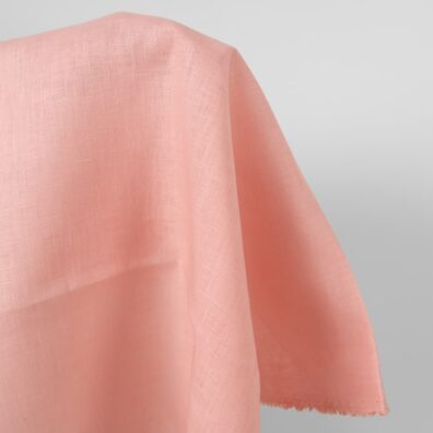 Jasnoróżowa tkanina lniana na odzież i tekstylia domowe