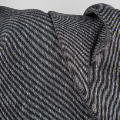 Czarna w białe prążki tkanina lniana