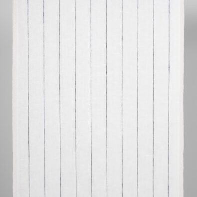 Biała tkanina ścierkowa w granatowe paski