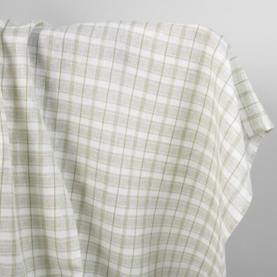 Lniana tkanina w kratkę białą i zieloną
