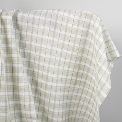 Lniana tkanina w kratkę białą i zieloną