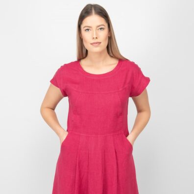 Czerwona sukienka midi. Króciutki rękaw