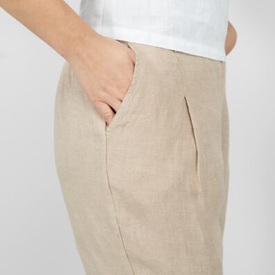 Piaskowe spodnie. Kieszenie