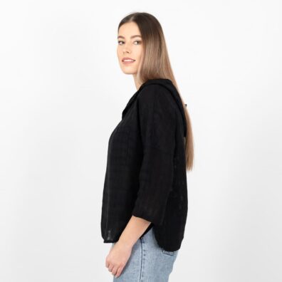 Czarna bluzka. Rękaw 3/4