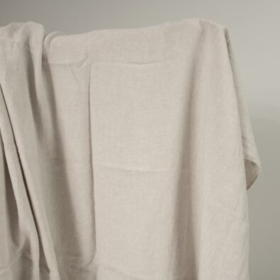 Szeroka prana tkanina lniana jasna niebarwiona lniana. Tkanina na odzież i tekstylia domowe. Szerokość ok. 285cm. Waga ok. 200g / m². Ceny producenta.