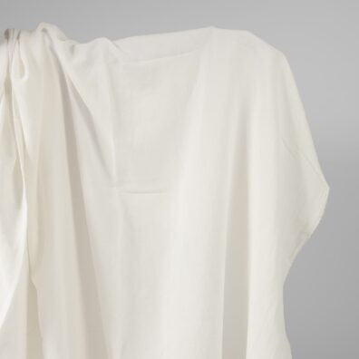 Mlecznobiała prana szeroka tkanina len z bawełną