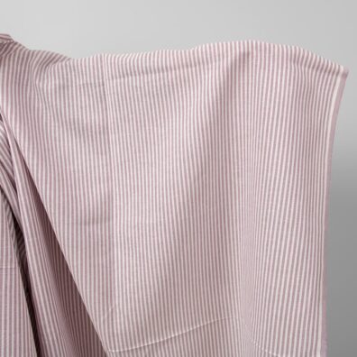 Szeroka tkanina w liliowe paski len z bawełną