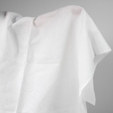 Mlecznobiała tkanina lniana w krateczkę