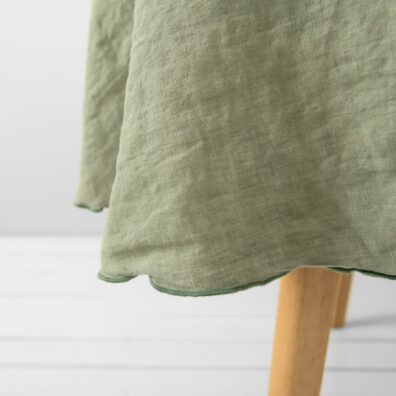 Brzeg wykończony gęstym ściegiem