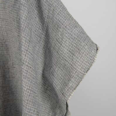 Szara, prana tkanina lniana