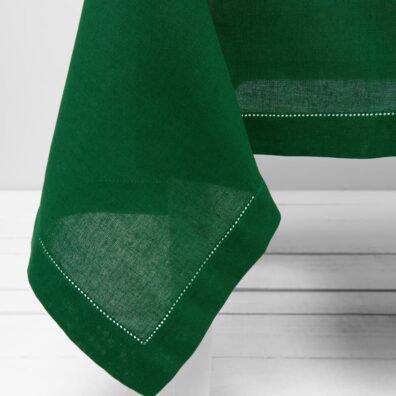 Obrus ozdobiony mereżką