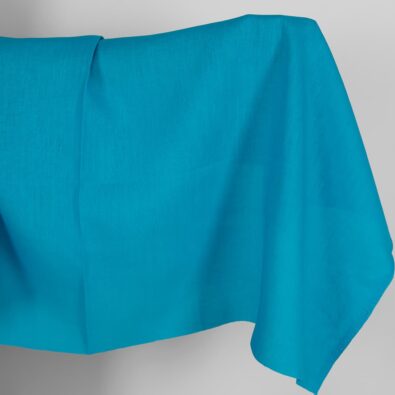 Jaskrawa niebieska tkanina lniana