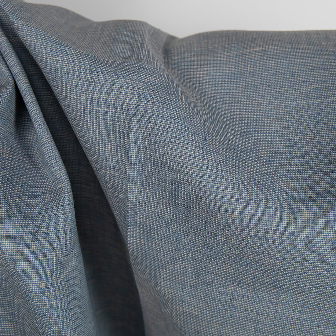 Tkanina na szycie ubrań i tekstyliów domowych.