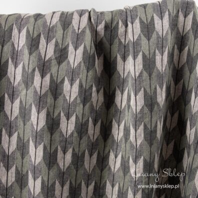 Prany len ozdobiony wzorem geometrycznym