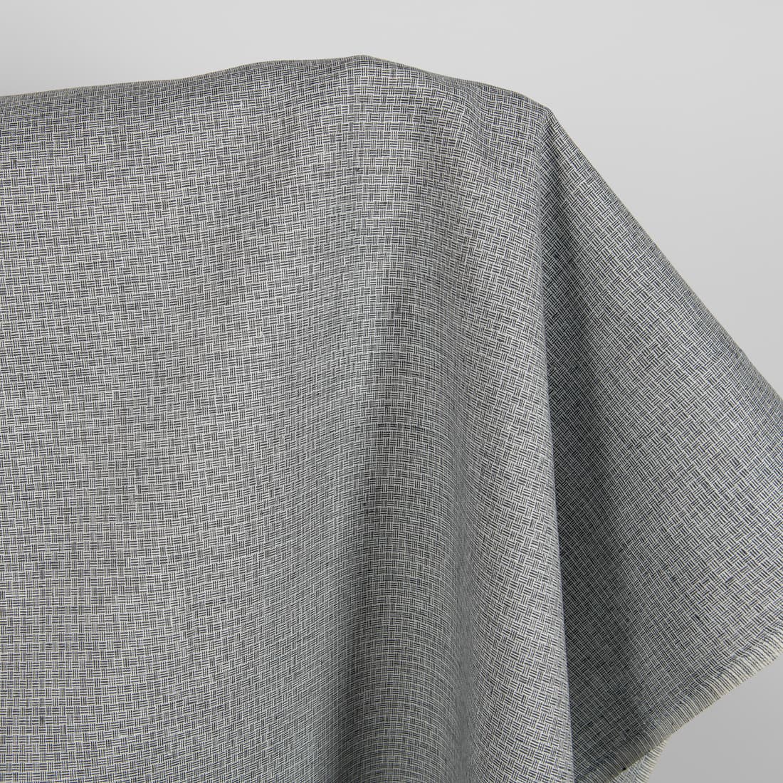 Tkanina na szycie ubrań i tekstyliów domowych.