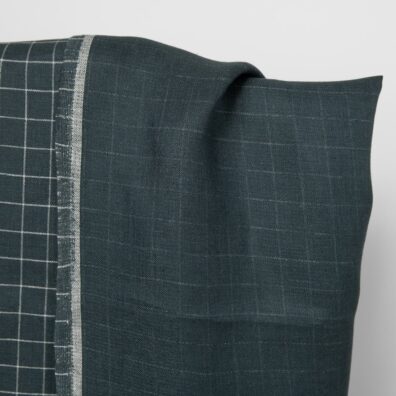 Tkanina na szycie ubrań i tekstyliów domowych.