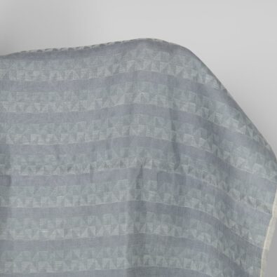 Żakardowy len w szare i fioletowe trójkąty