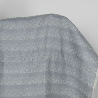 Żakardowy len w szare i fioletowe trójkąty