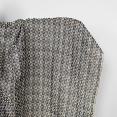 Len w czarno – szare trójkąty