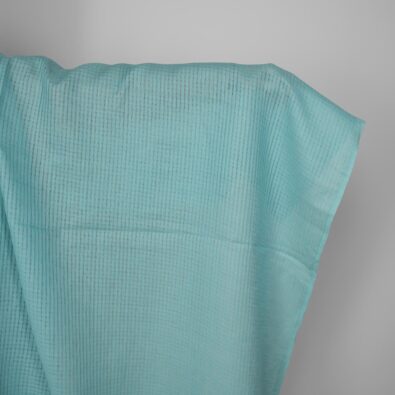 Turkusowa tkanina lniana w krateczkę