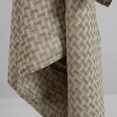 Lniany ręcznik wytkany splotem skośnym