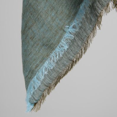 Frędzelki 2cm na wszystkich brzegach