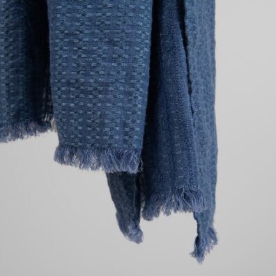 Węższe brzegi ozdobione frędzelkami 2cm