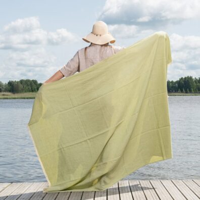 Jasnozielony ręcznik plażowy