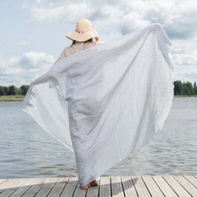 Ręcznik plażowy w niebieskie paski
