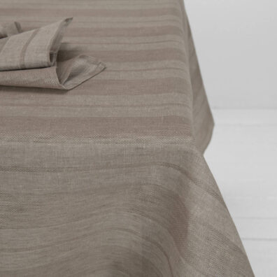 Piaskowy w melanżowe pasy obrus