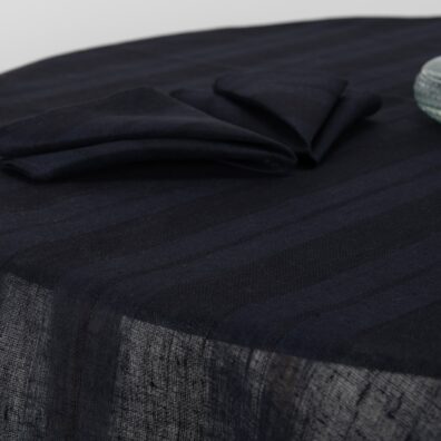 Obrus okrągły lub owalny z melanżowej granatowej tkaniny