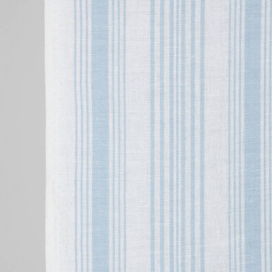 Ścierkowa tkanina w niebieskie paski