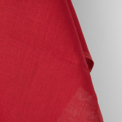 Jaskrawa czerwona tkanina lniana
