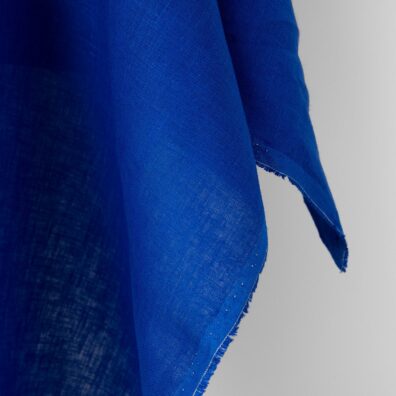 Ciemna niebieska tklanina lniana