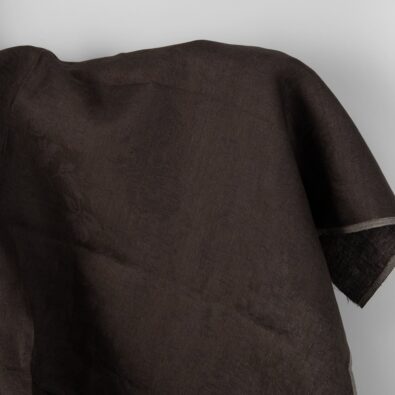 Brązowa w kwiaty tkanina lniana