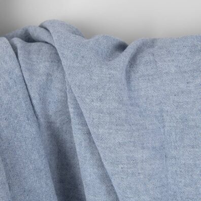 Niebieska szeroka tkanina