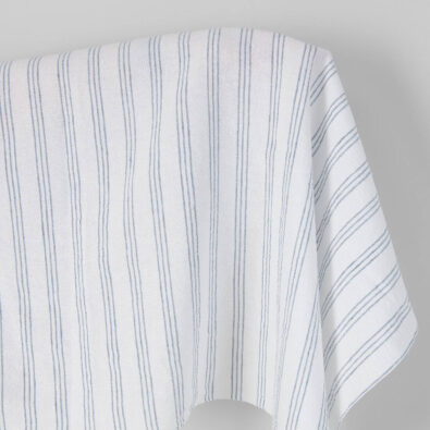 Szeroka prana tkanina len bawełna biała w niebieskie paski