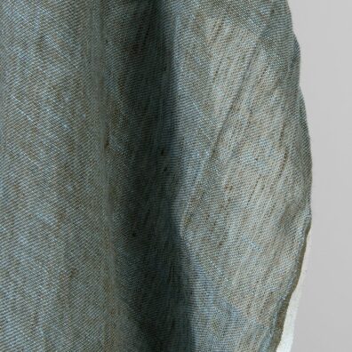 Przeźroczysty niebieskawy prany len na firanki