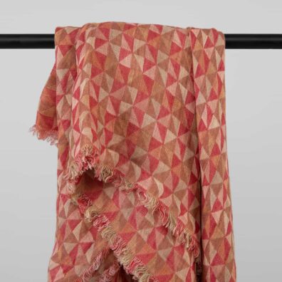 Chusta lniana w geometryczny wzór