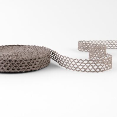 Brązowa w szarość koronka lniana Nr 81