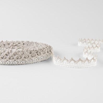 Biało - szara koronka lniana Nr 91