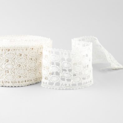 Mlecznobiała koronka lniana Nr 71