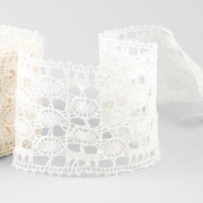 Mlecznobiała koronka lniana