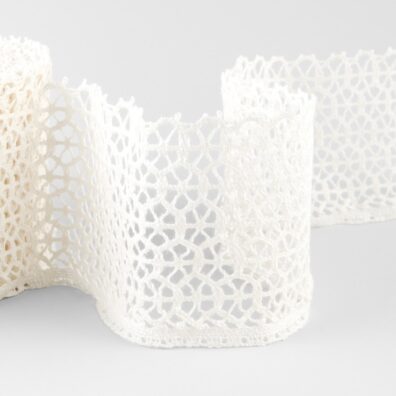 Mlecznobiała koronka lniana