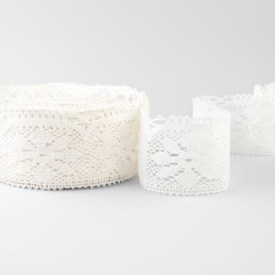 Mlecznobiała koronka lniana Nr 83