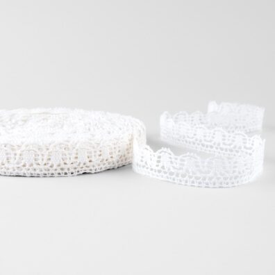 Śnieżnobiała koronka lniana Nr 90