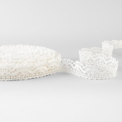 Mlecznobiała koronka lniana Nr 99