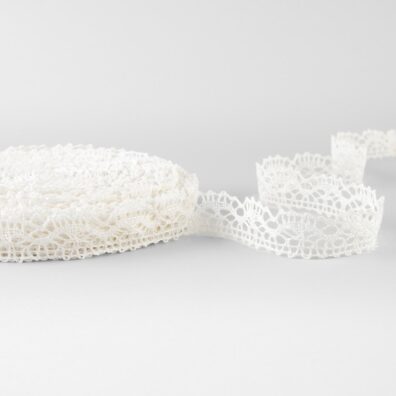Mlecznobiała koronka lniana Nr 99